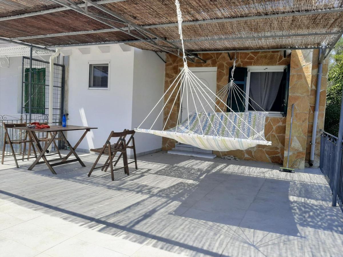 Villa Aspros - Traditionell, Ruhig Und Strandnah Liapades Dış mekan fotoğraf