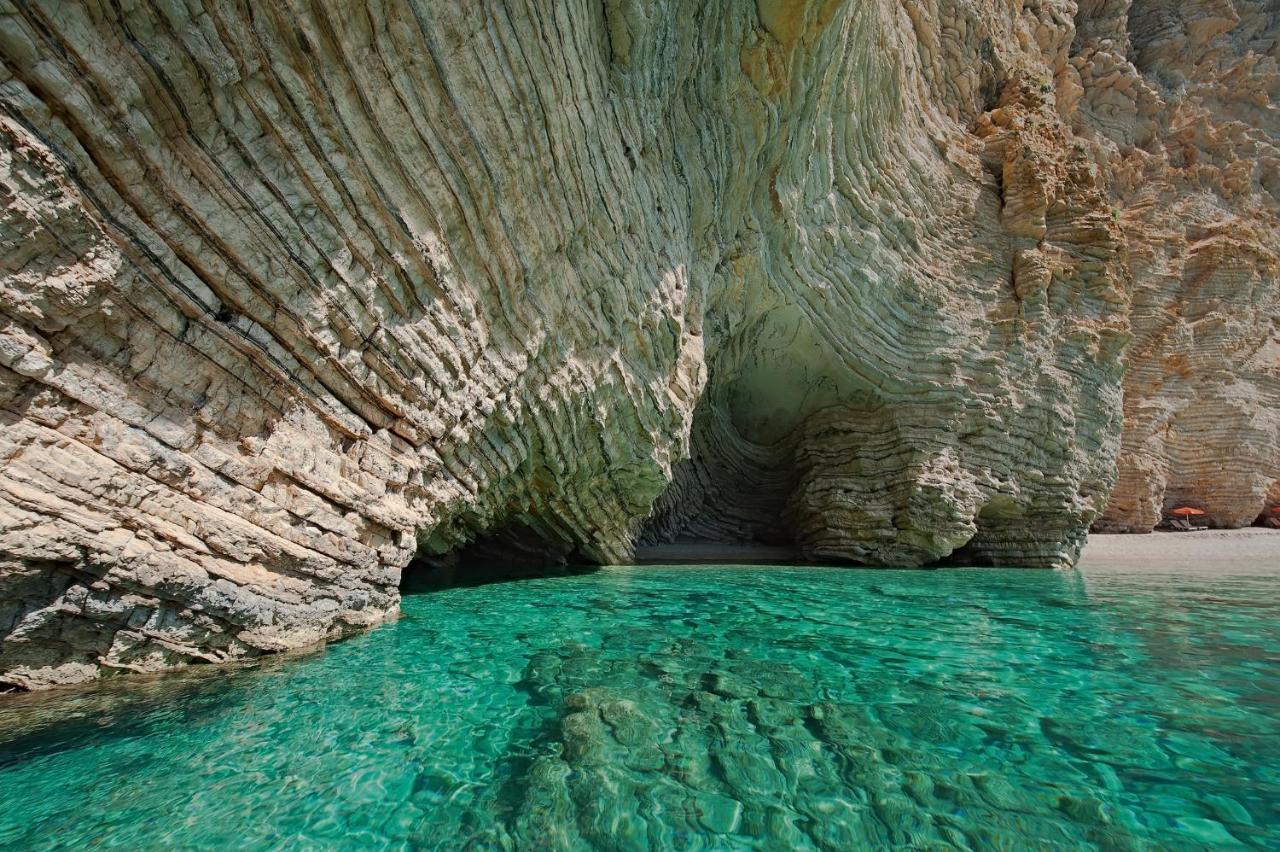 Villa Aspros - Traditionell, Ruhig Und Strandnah Liapades Dış mekan fotoğraf