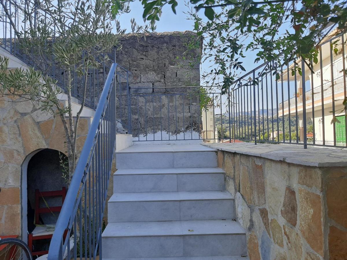 Villa Aspros - Traditionell, Ruhig Und Strandnah Liapades Dış mekan fotoğraf