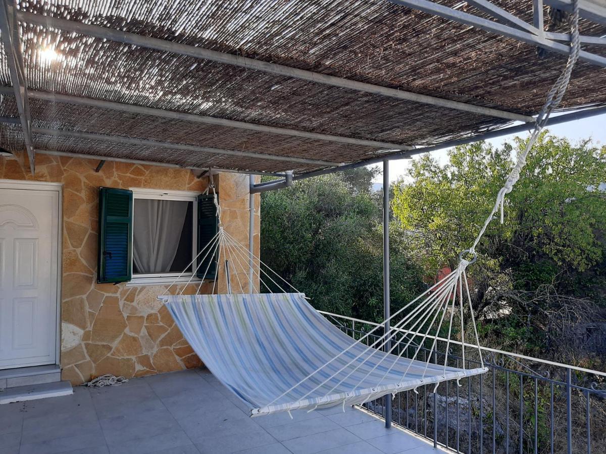Villa Aspros - Traditionell, Ruhig Und Strandnah Liapades Dış mekan fotoğraf